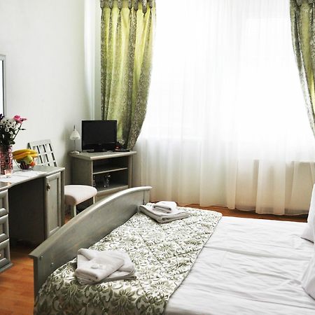 Pension Berg ปราก ภายนอก รูปภาพ