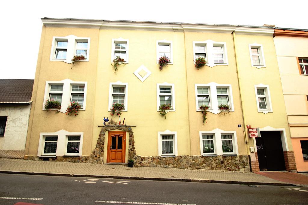 Pension Berg ปราก ภายนอก รูปภาพ