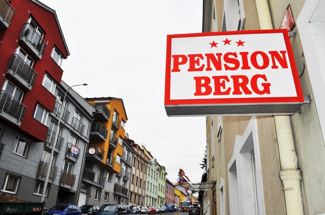 Pension Berg ปราก ภายนอก รูปภาพ